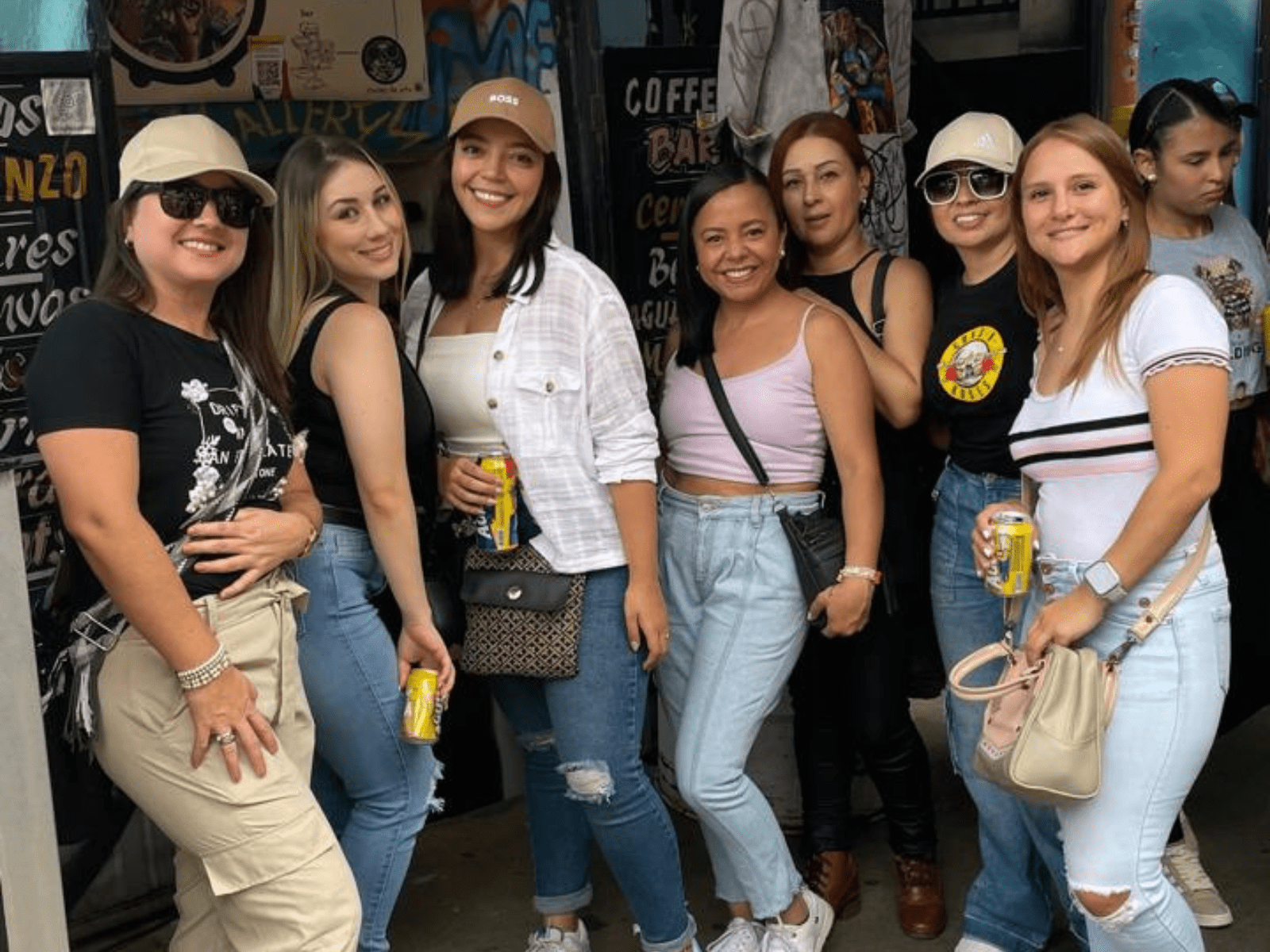 grafitti_tour_happy_market_1-min